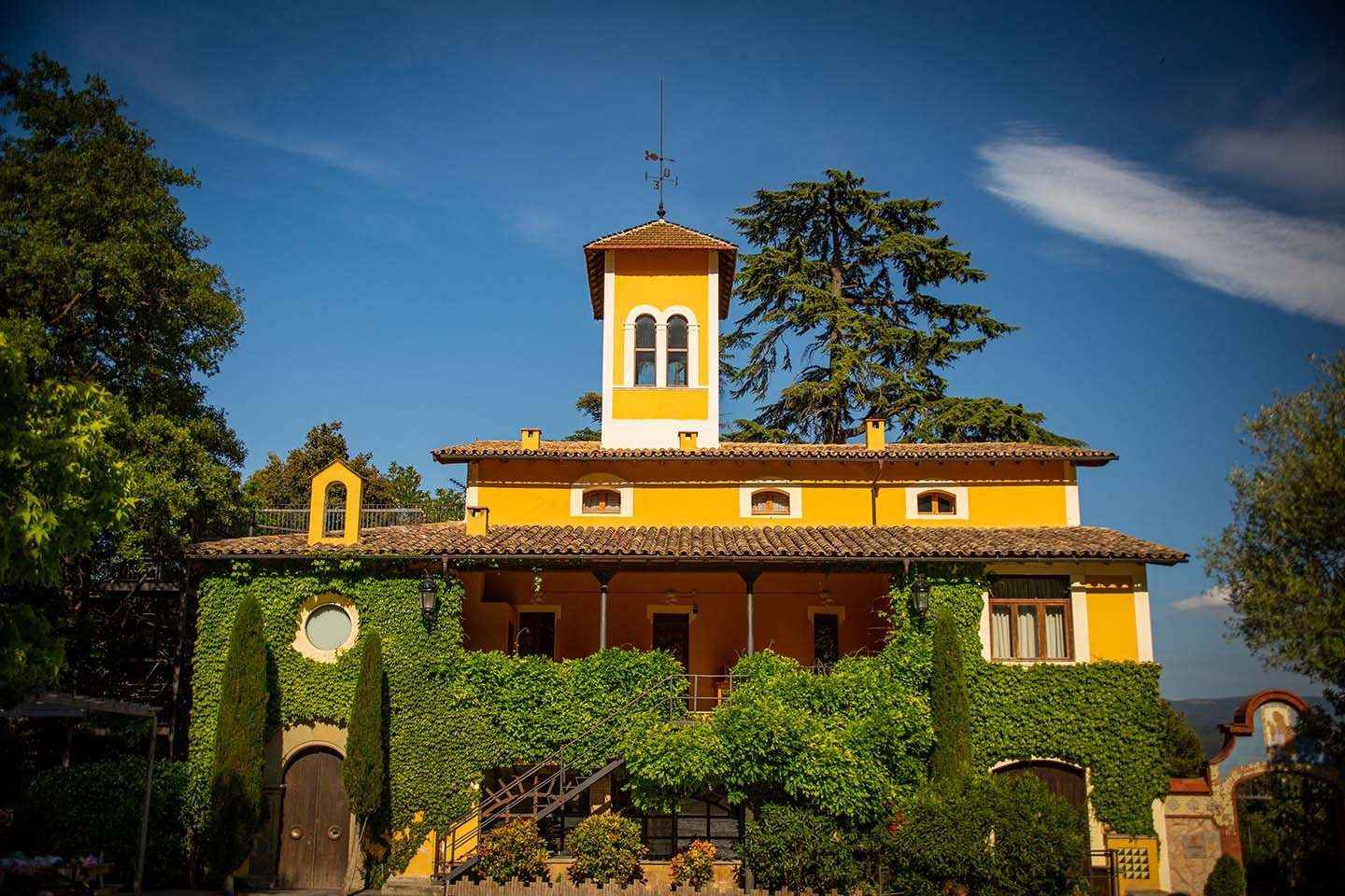 Tres casas de colonias Eix Estels, primeras en España con la certificación Clean Site de Bureau Veritas