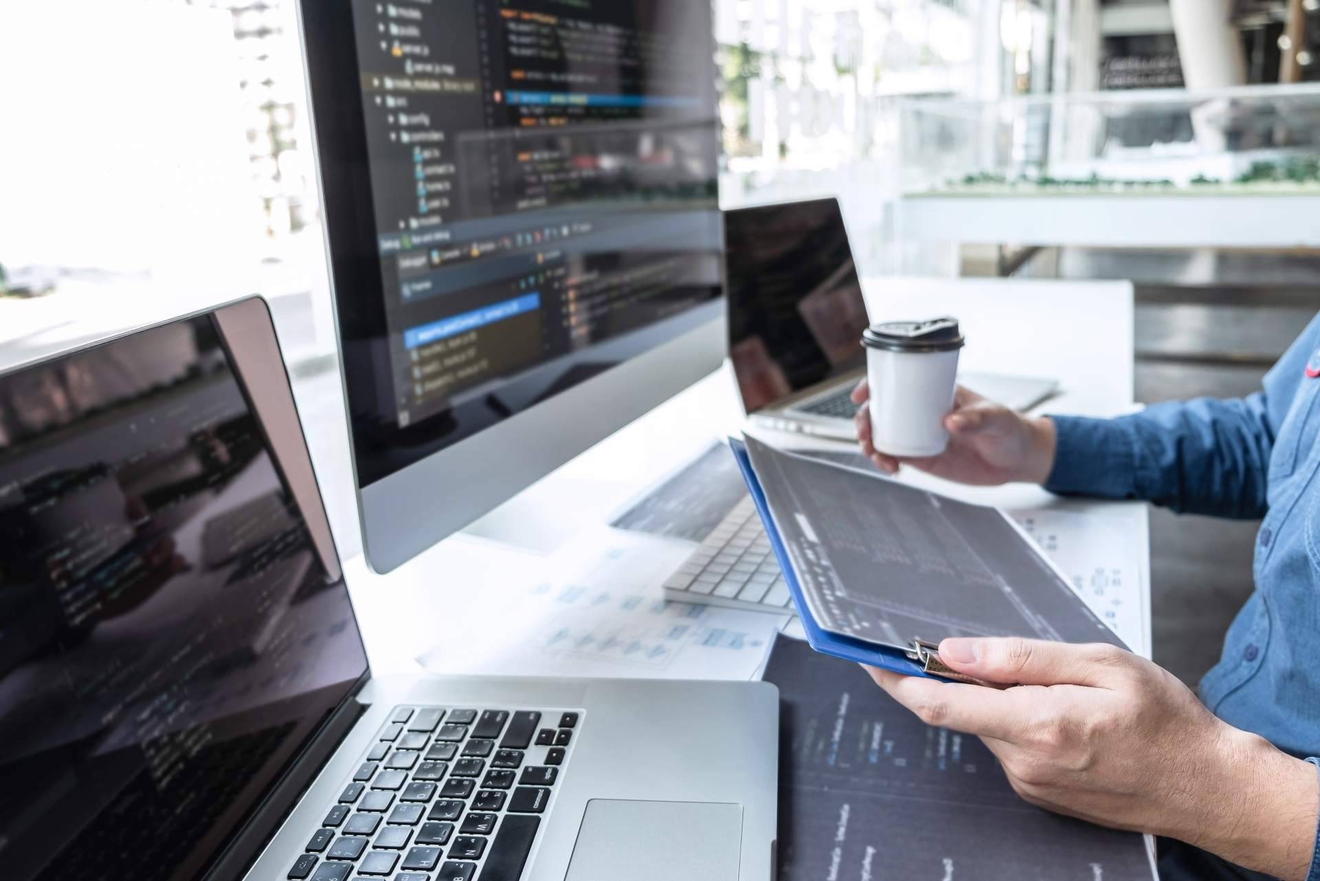 EV4: ¿Cuáles son los riesgos de no implementar un software ERP?
