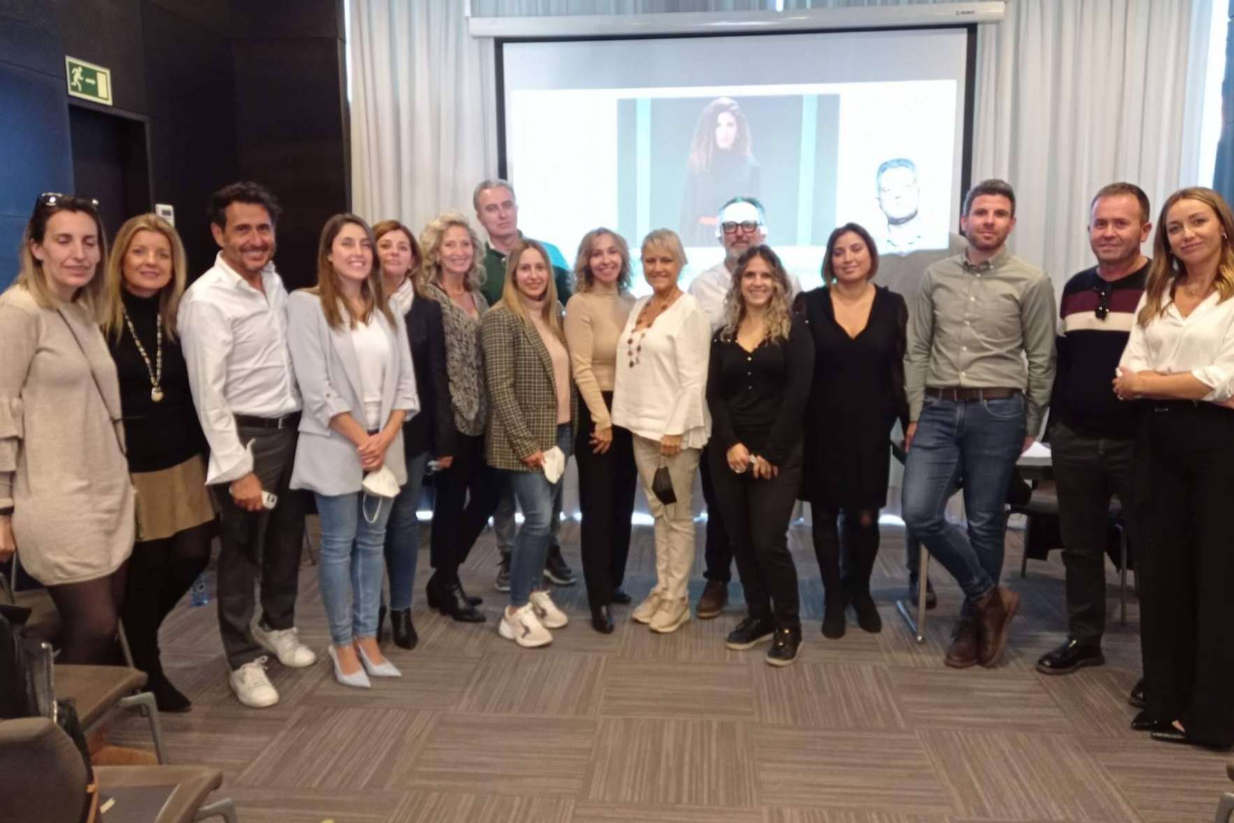 Oh My Cut! ha retomado la organización de sus cursos de formación especializada a franquiciados presenciales en Madrid, Valencia, Vitoria y Alicante